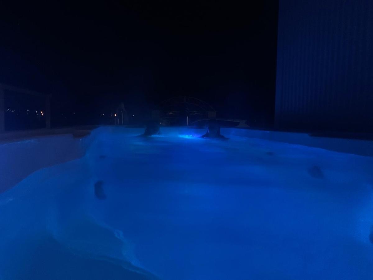 Luxury Retreat With Swim Spa Taupo Kültér fotó
